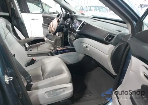 2017 Honda Pilot Touring z USA, uszkodzony, nr VIN 5FNYF6H96HB081123